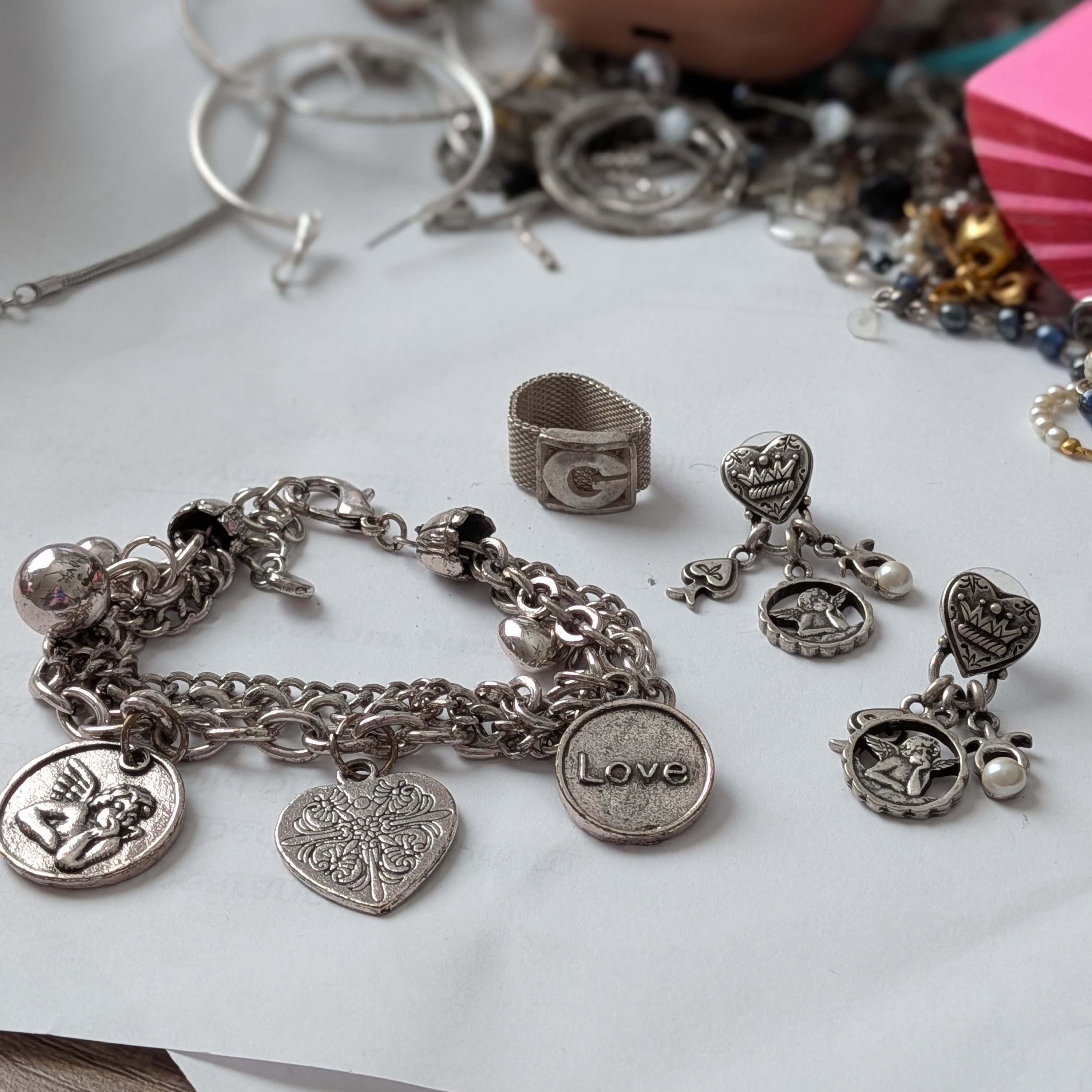 Vintage Guess Bracelet Ring And Earrings Set 20$